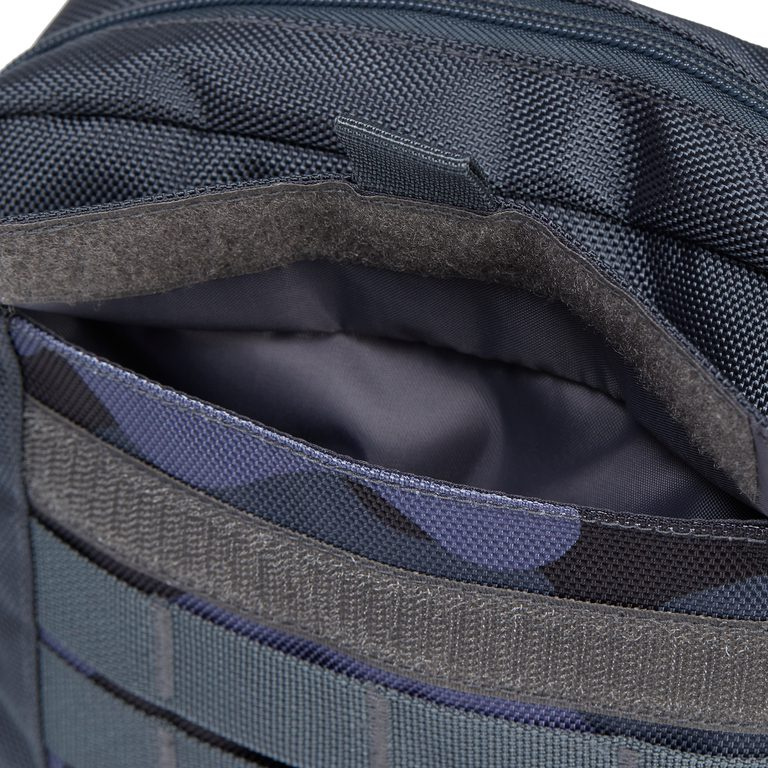 Bolso CAT Cruzado Namib Tablet Bag Camuflaje Negro-Gris-Azul